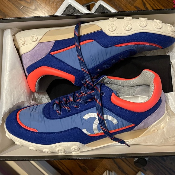 CHANEL
Wool Nylon Lambskin Suede Calfskin Womens Logo Sneakers 40.5 Blue Coral - Picture 9 of 9